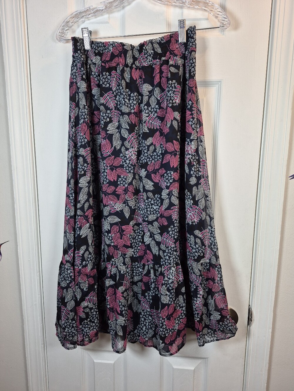 ​LOFT Floral Leaf Smocked Tiered Maxi Skirt Navy Pink Small